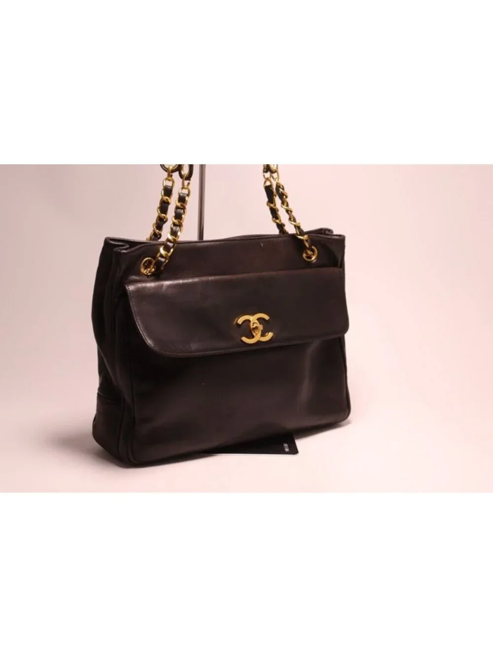 Chanel Lambskin CC Logo Chain Shoulder Bag